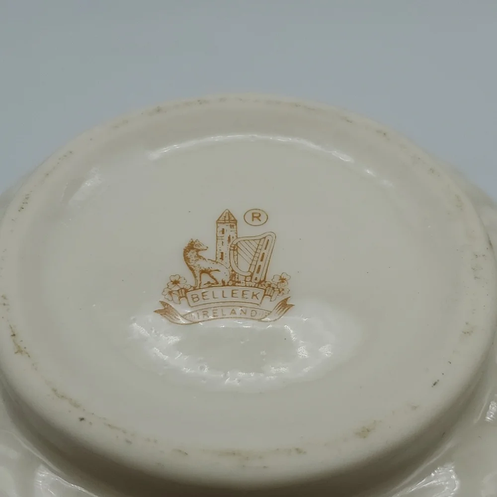 Belleek Ireland Thistle Vase / Belleek Ireland Beautiful Vintage Vase - Picture 5 of 6